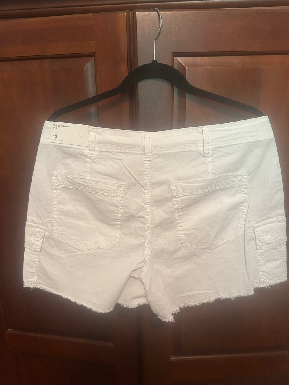 American Eagle Outfitters White Cargo Shorts with Frayed Hem - Picture 2 of 3